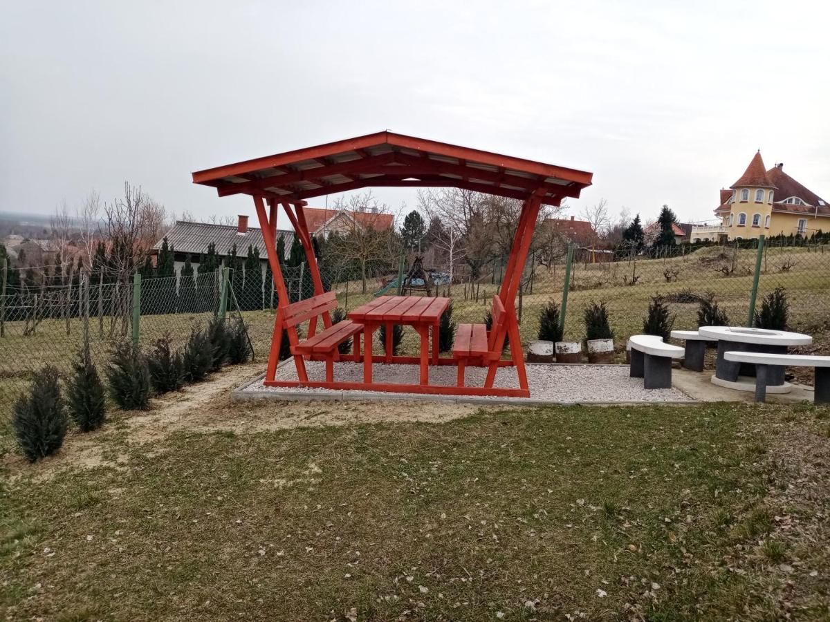 Karesz Nyaralohaz Villa Zalakaros Buitenkant foto